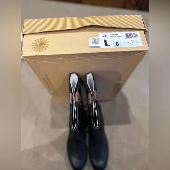 BRAND NEW IN BOX UGG Jaspan Boots size 8 (39) - Picture 4 of 5